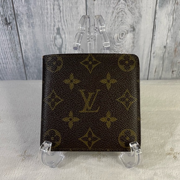 Louis Vuitton Handbags - LOUIS VUITTON bi fold compact wallet in monogram
